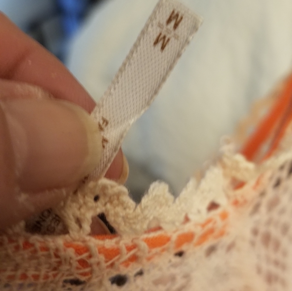 Lace top - Picture 3 of 3